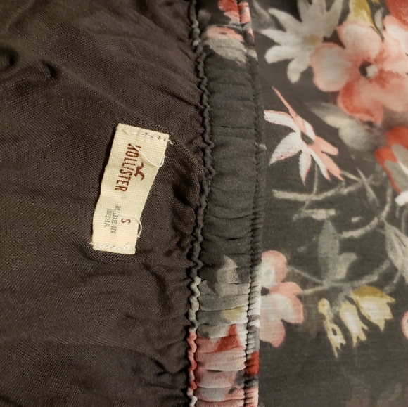 Flowery skirt from Hollister - Picture 3 of 3